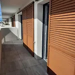 Neuf Et Climatise, 6 Personnes, Avec Piscine Appartement *