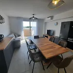 Neuf Et Climatise, 6 Personnes, Avec Piscine Sérignan