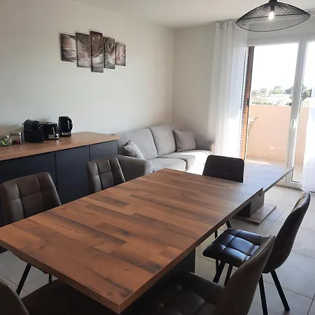 Neuf Et Climatise, 6 Personnes, Avec Piscine Apartment *