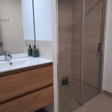 Neuf Et Climatise, 6 Personnes, Avec Piscine Apartmán *