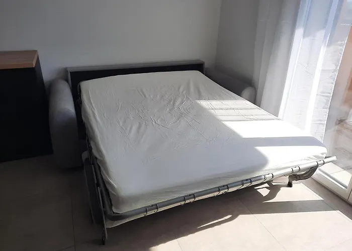 Apartment Neuf Et Climatise, 6 Personnes, Avec Piscine Sérignan